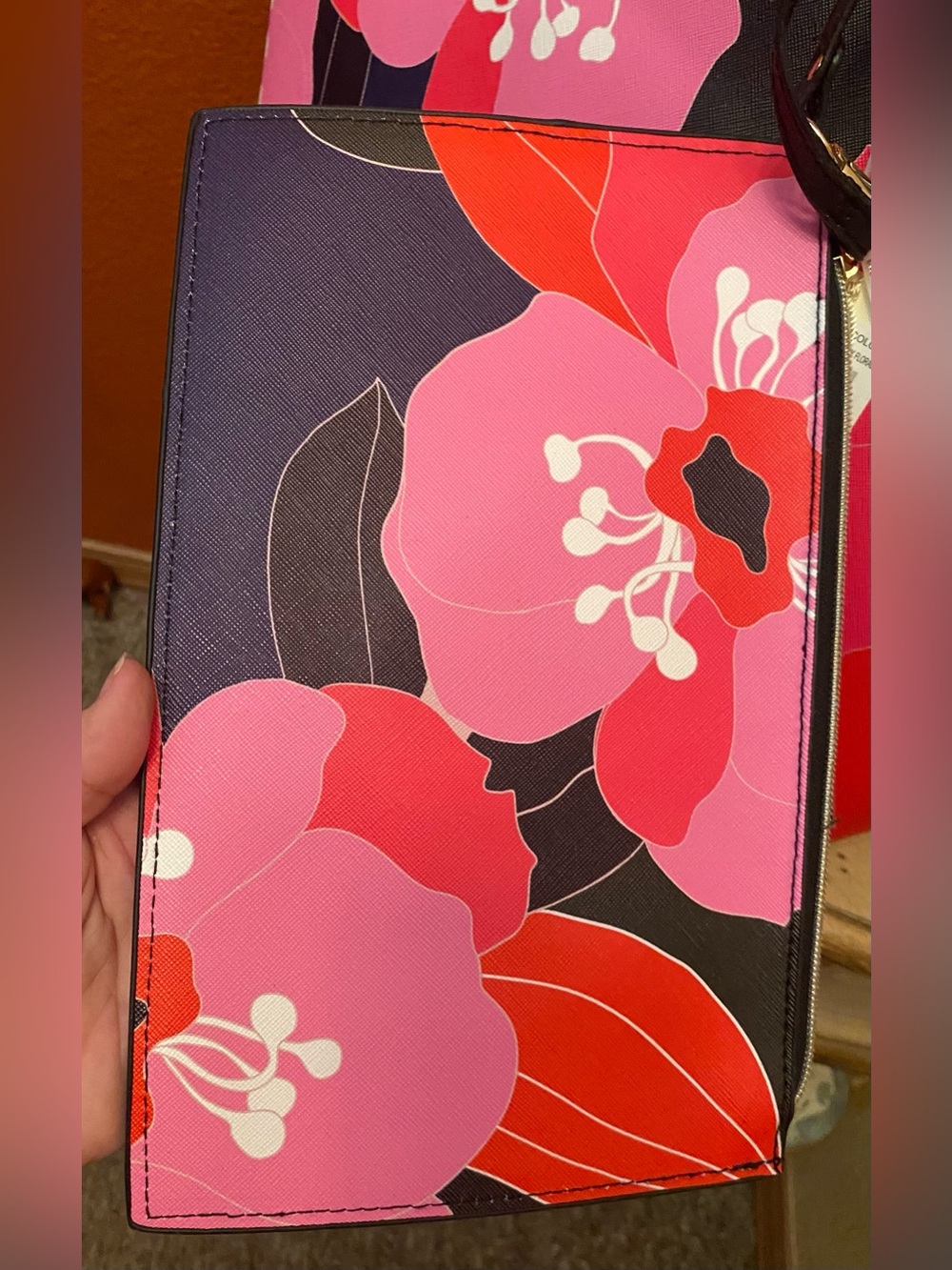 Trina Turk - NEW - Red, Navy and Pink Floral Tote Bag with matching wristlet - Picture 6 of 16